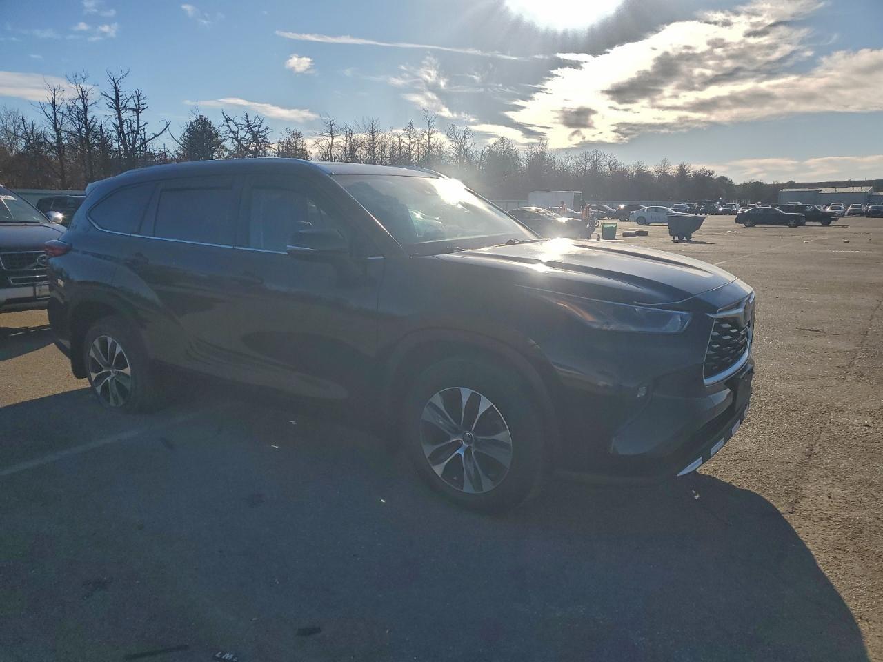 2021 TOYOTA HIGHLANDER