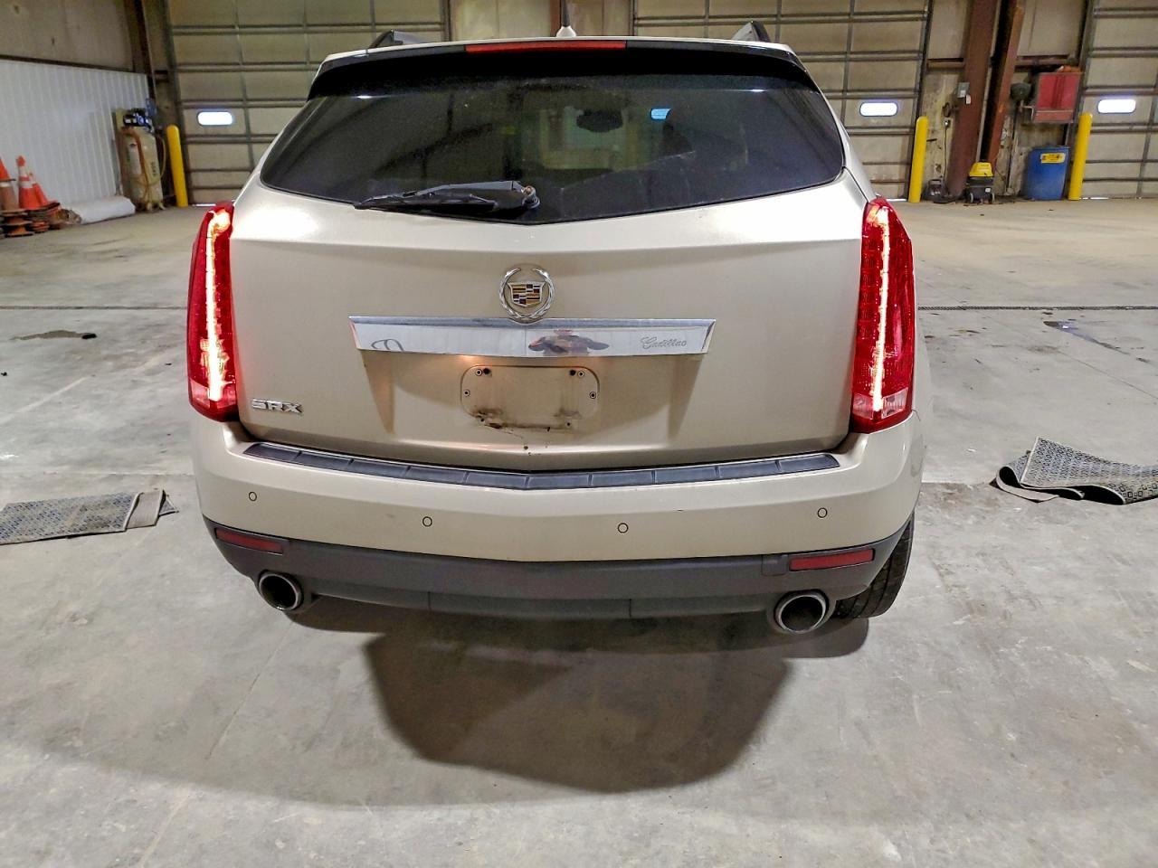 2010 CADILLAC SRX