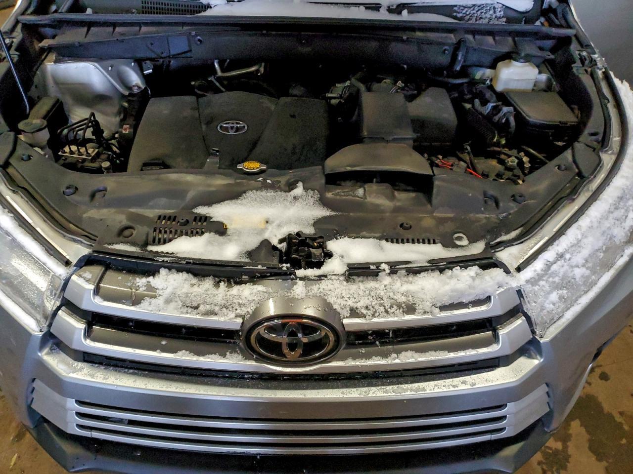 2017 TOYOTA HIGHLANDER