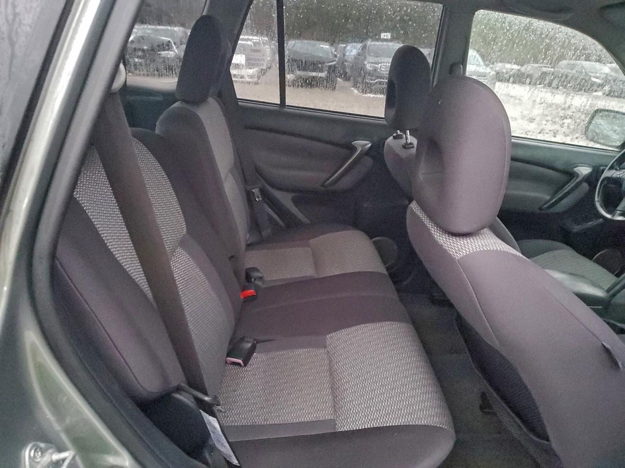 2004 TOYOTA RAV4
