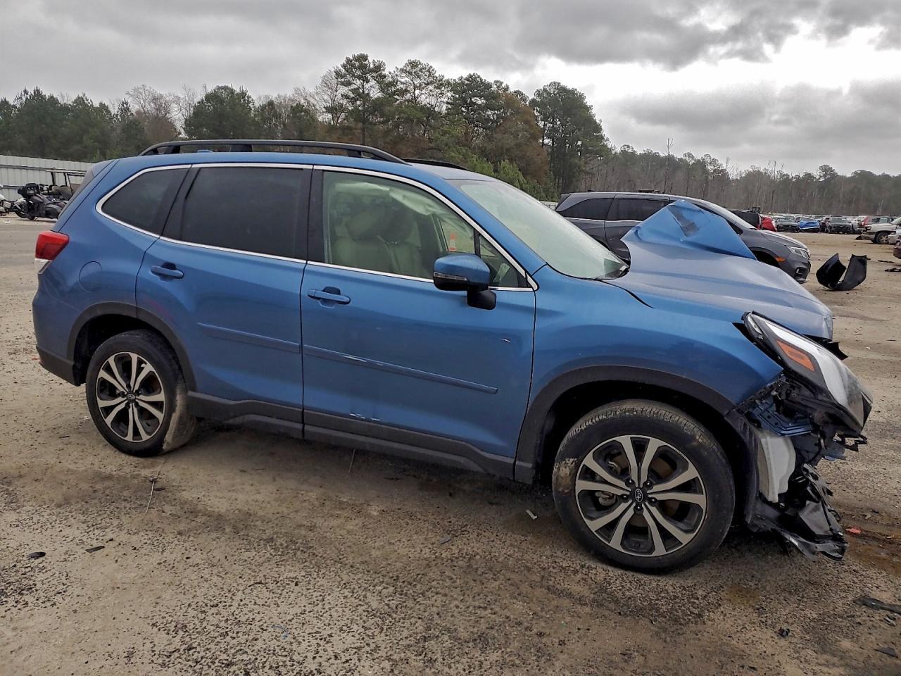2022 SUBARU FORESTER