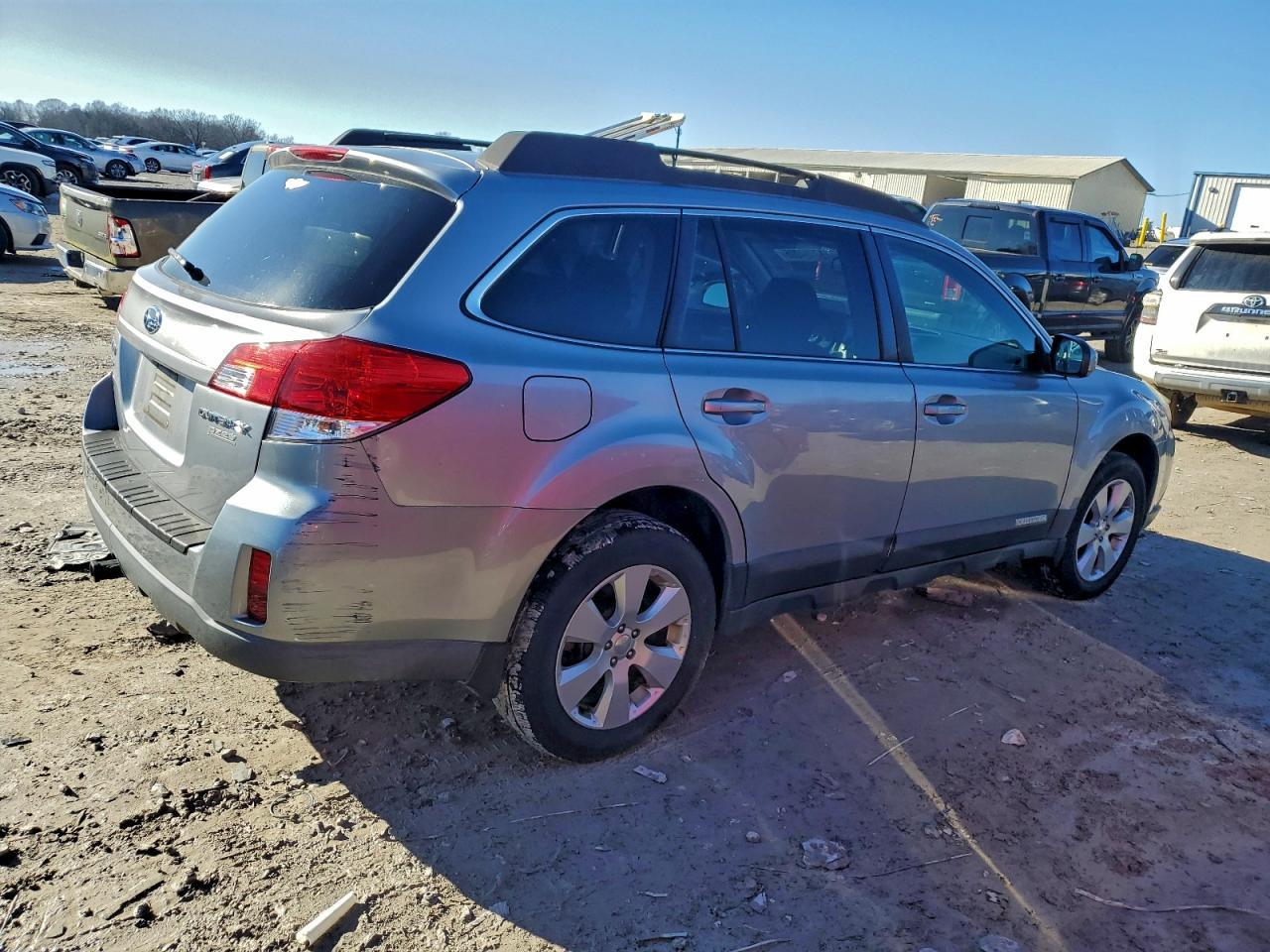 2010 SUBARU Outback