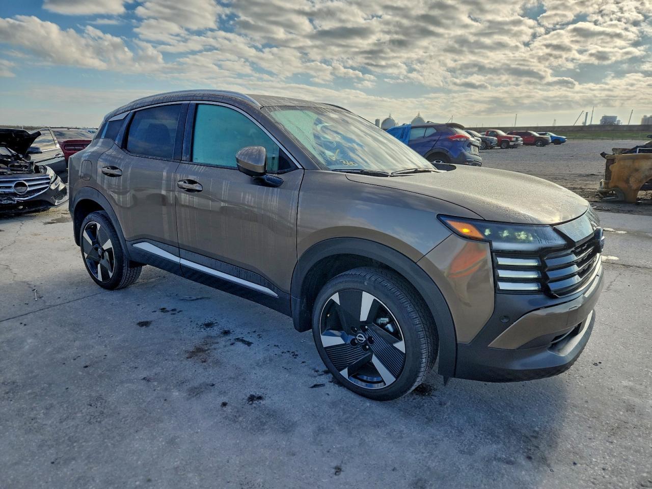 2025 NISSAN KICKS