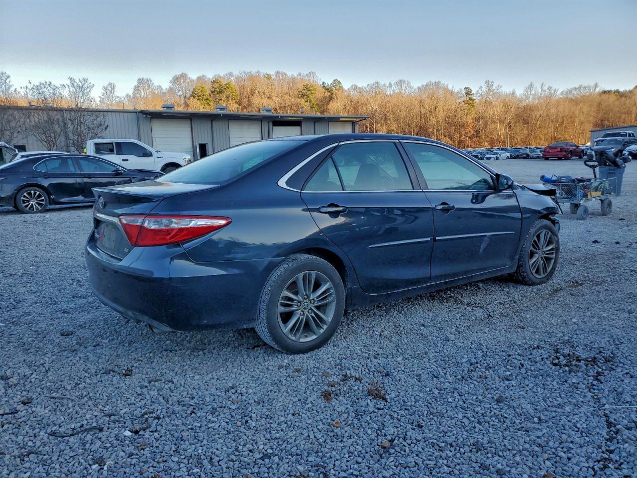 2015 TOYOTA CAMRY