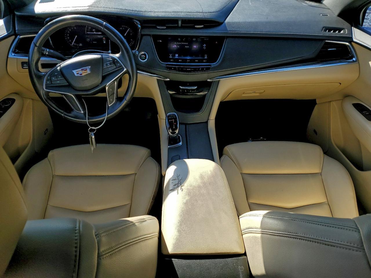 2017 CADILLAC XT5