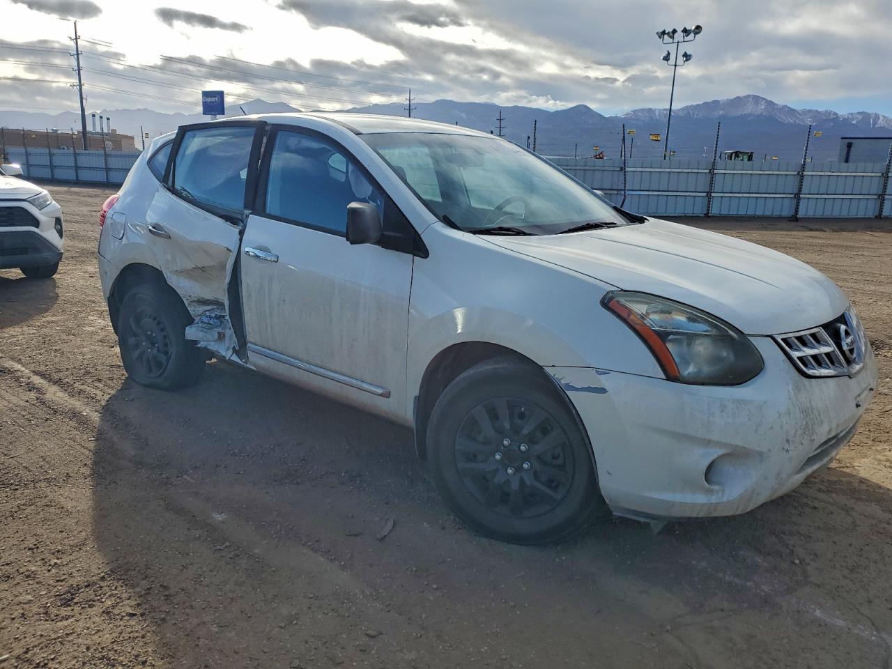2015 NISSAN ROGUE