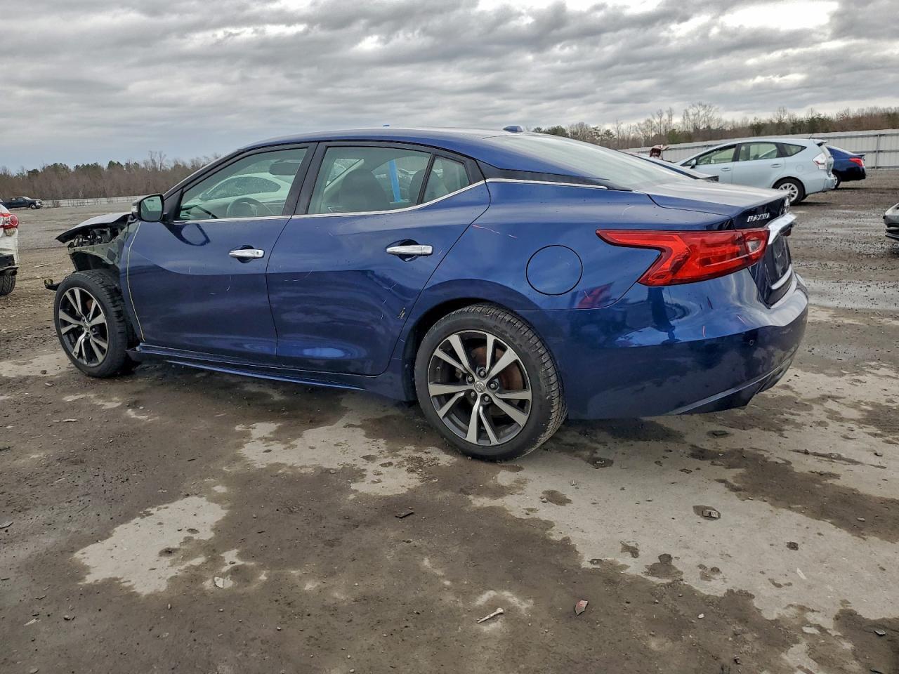 2017 NISSAN Maxima