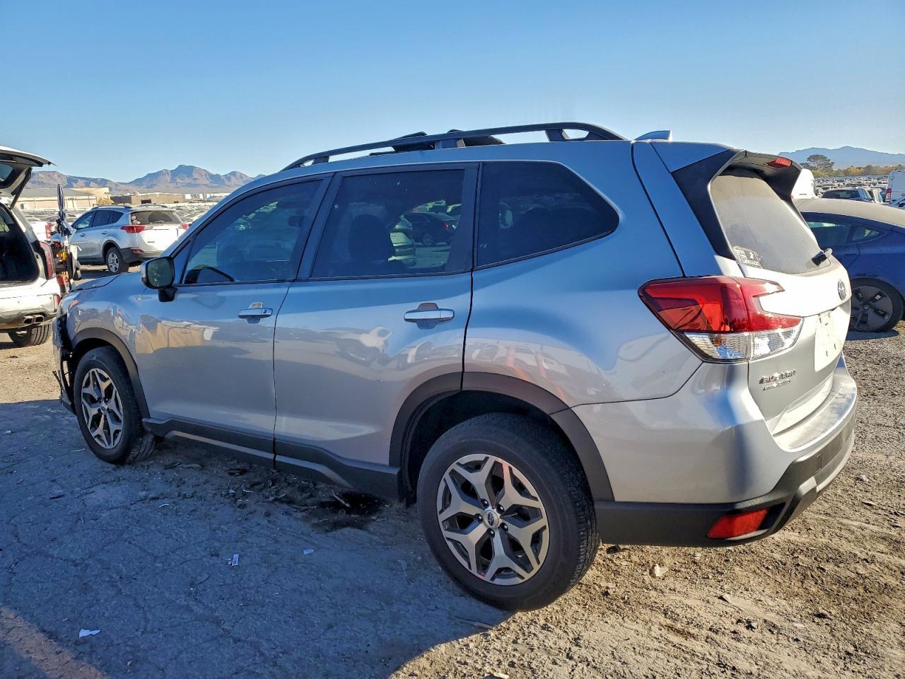 2022 SUBARU FORESTER