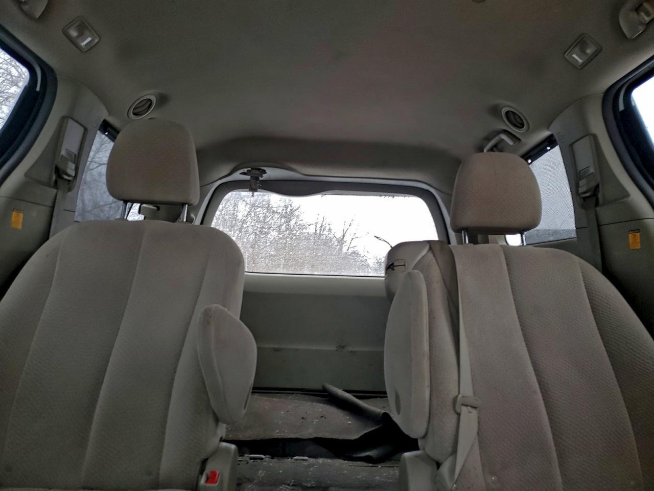 2011 TOYOTA SIENNA