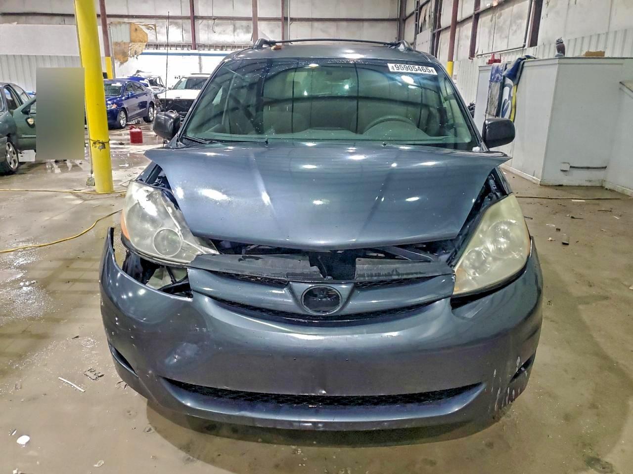 2008 TOYOTA SIENNA