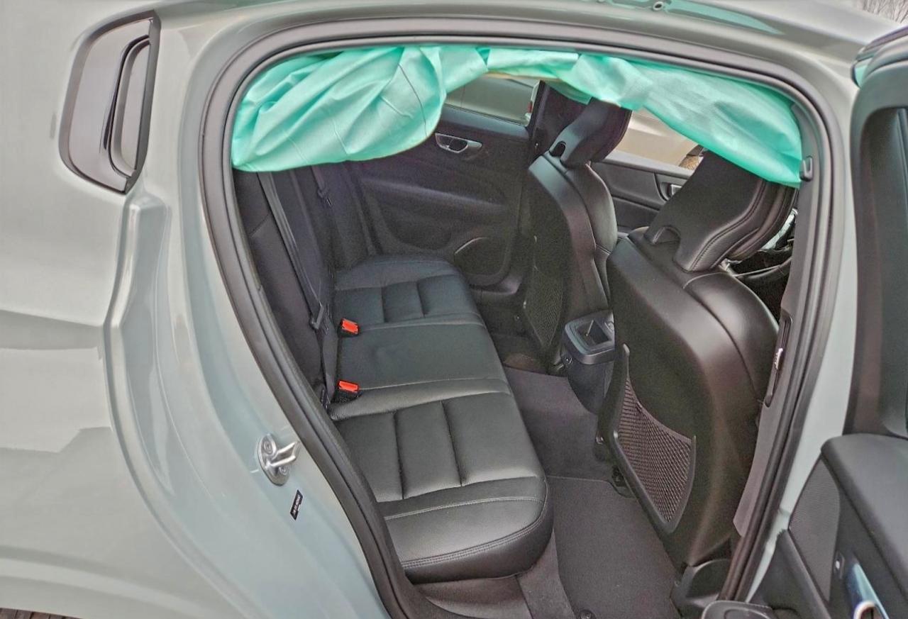 2024 VOLVO S60