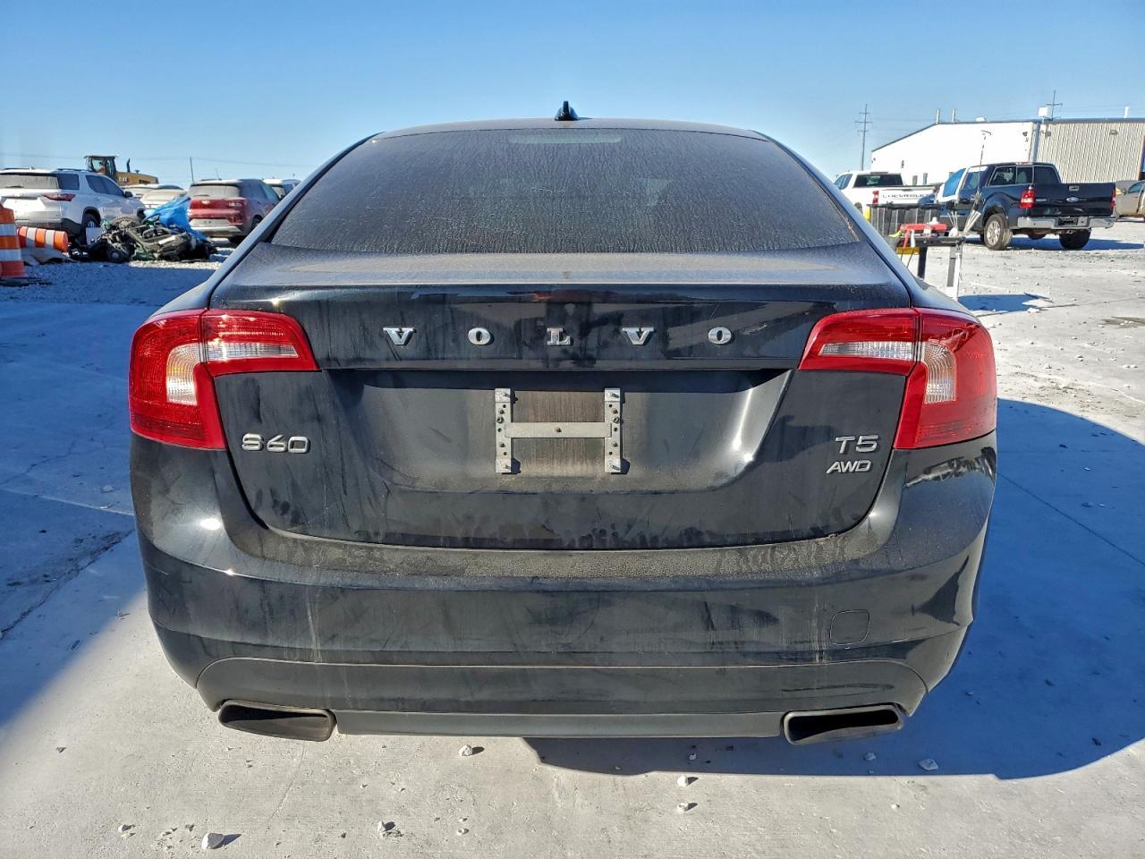 2015 VOLVO S60