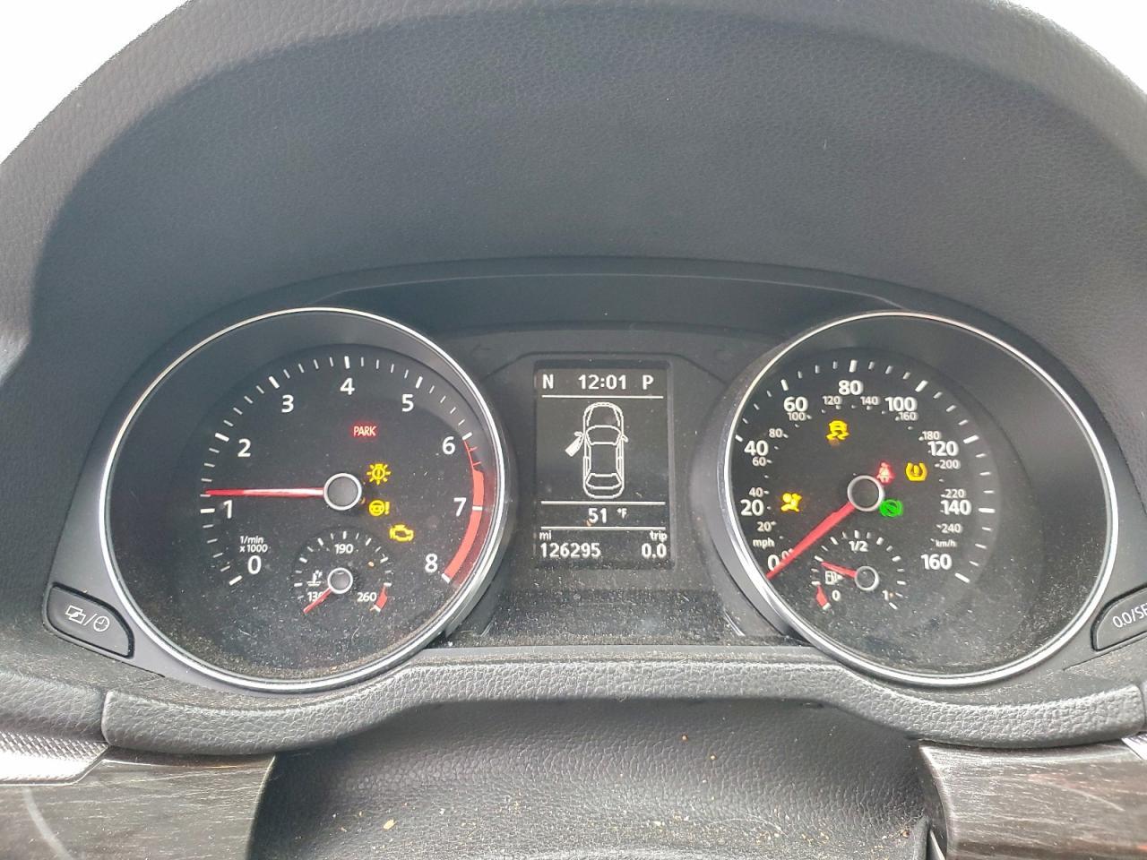 2016 VOLKSWAGEN Passat