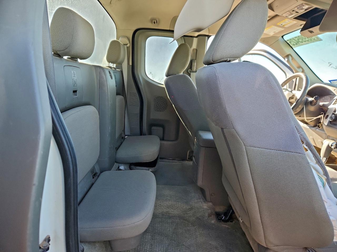 2015 NISSAN Frontier