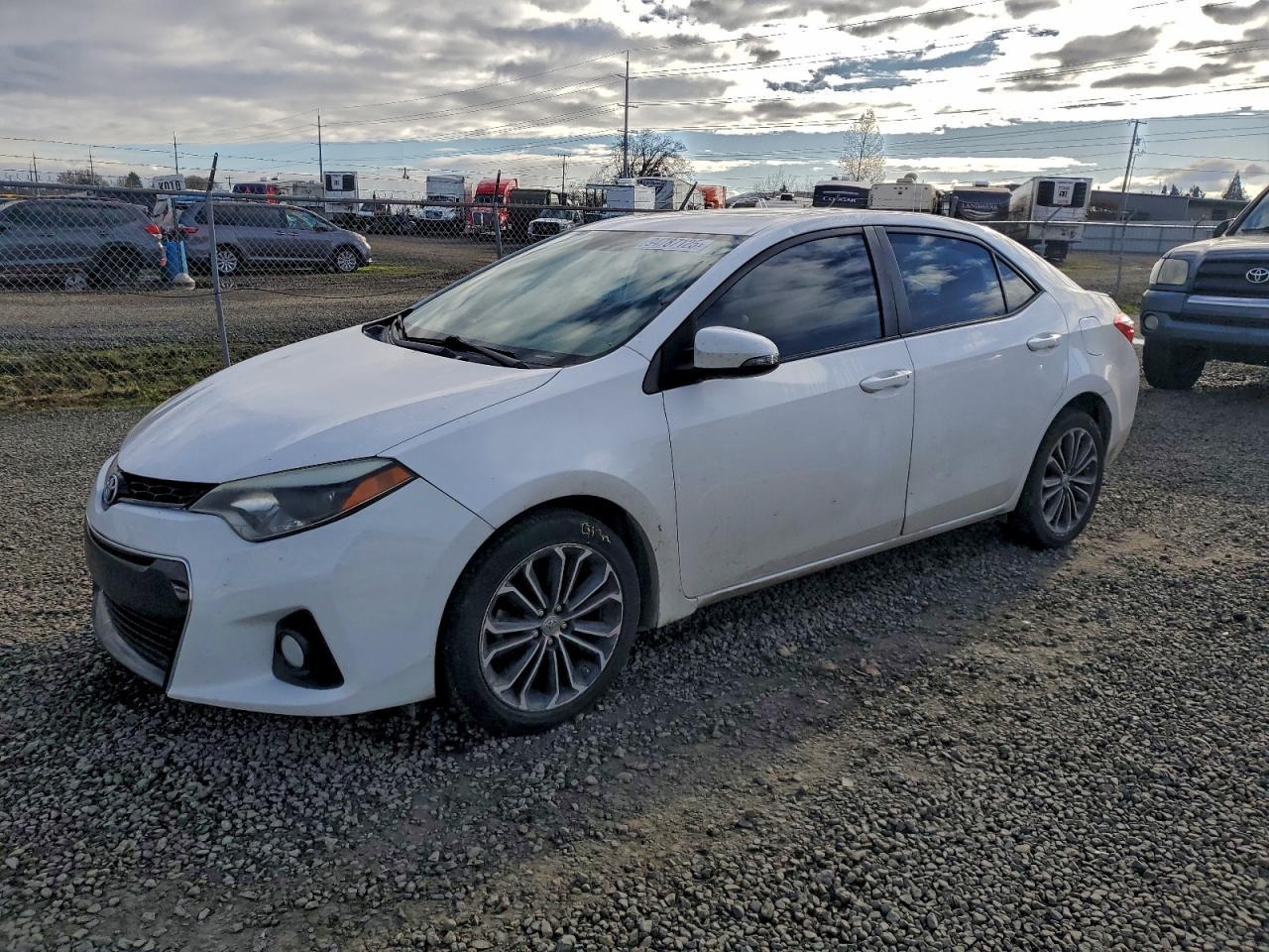 2015 TOYOTA COROLLA