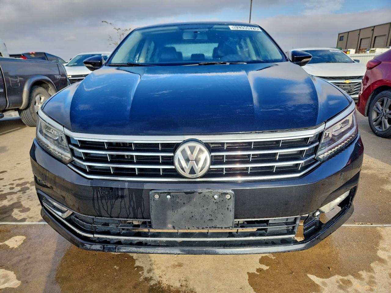 2017 VOLKSWAGEN Passat