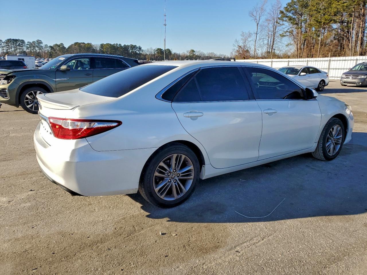 2016 TOYOTA CAMRY