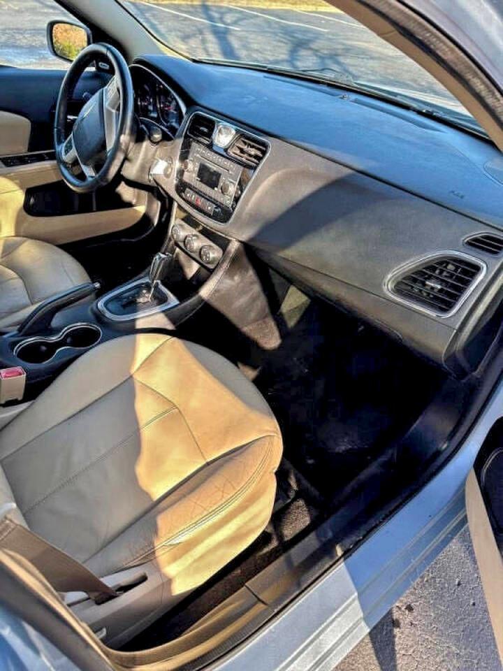 2013 CHRYSLER 200