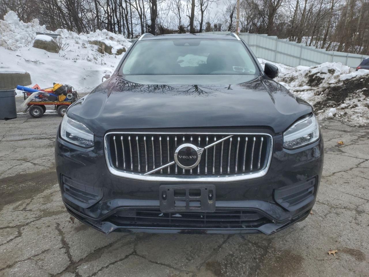 2022 VOLVO XC90