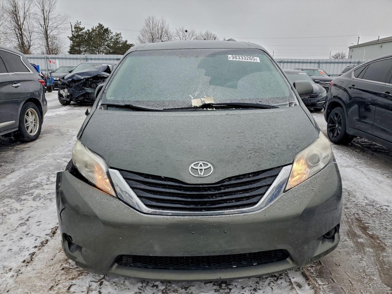 2014 TOYOTA SIENNA