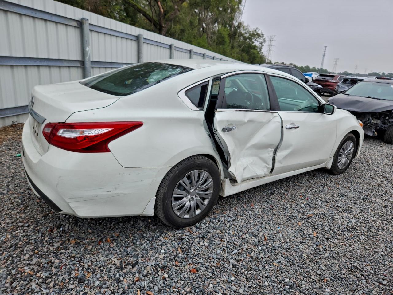 2017 NISSAN ALTIMA