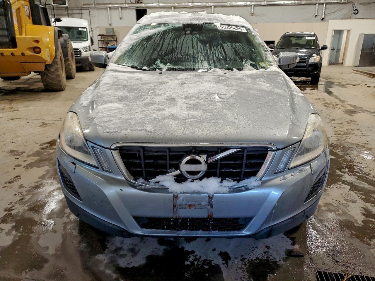 2011 VOLVO XC60