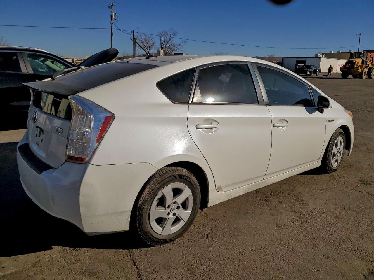 2011 TOYOTA PRIUS