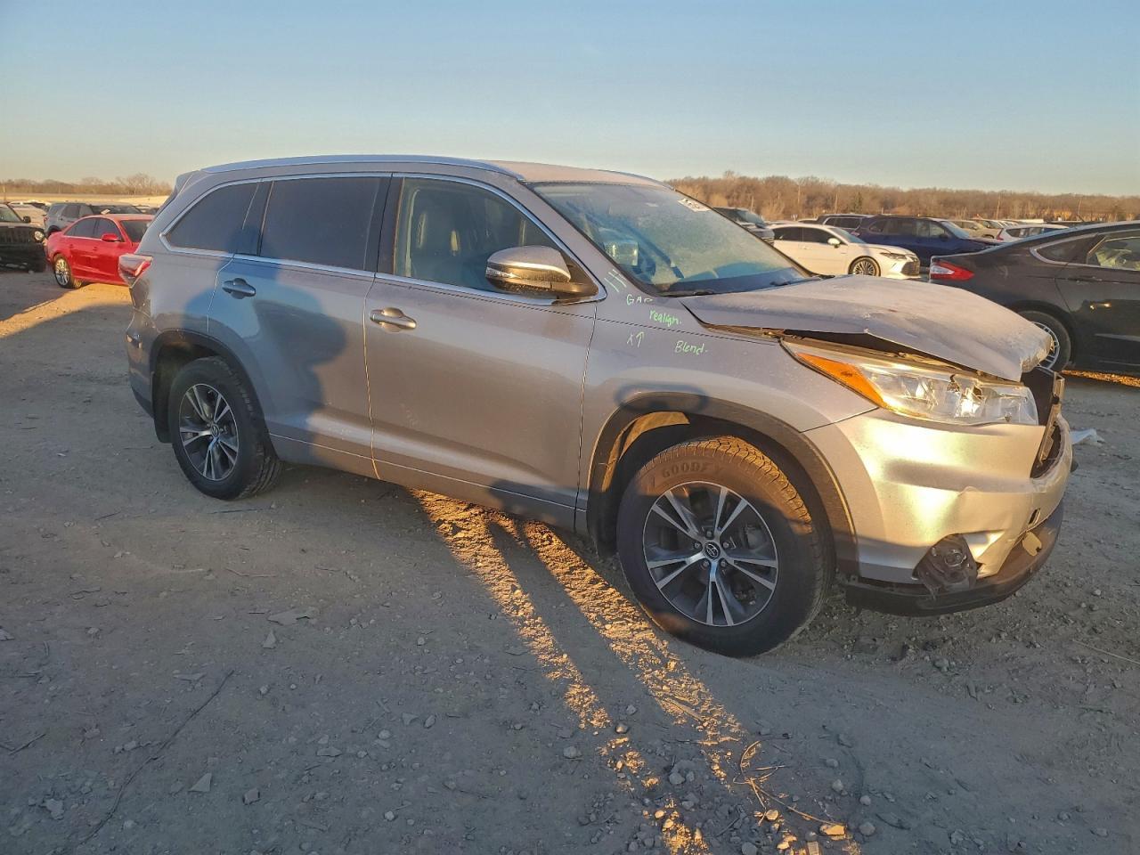 2016 TOYOTA HIGHLANDER