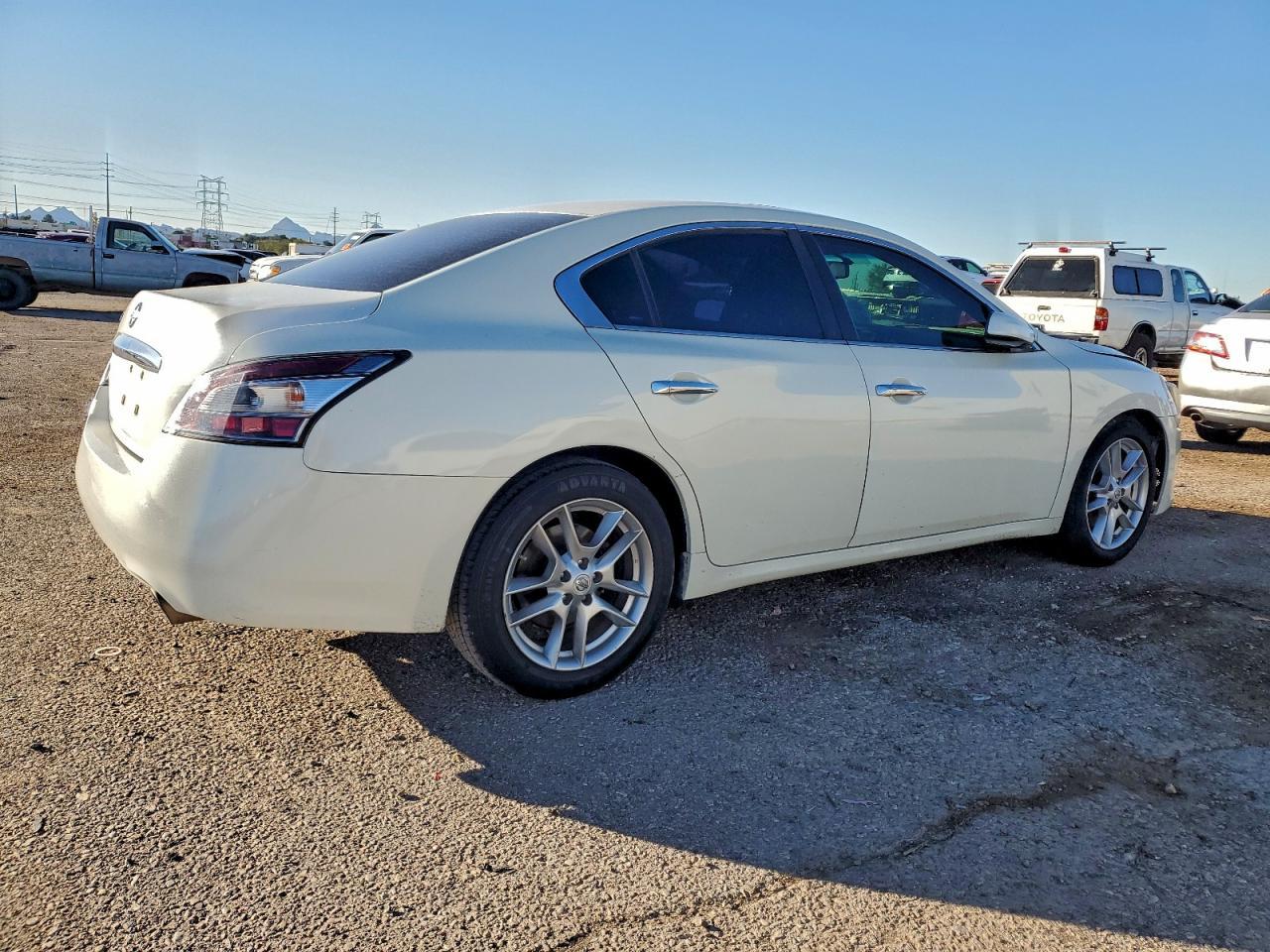 2014 NISSAN Maxima