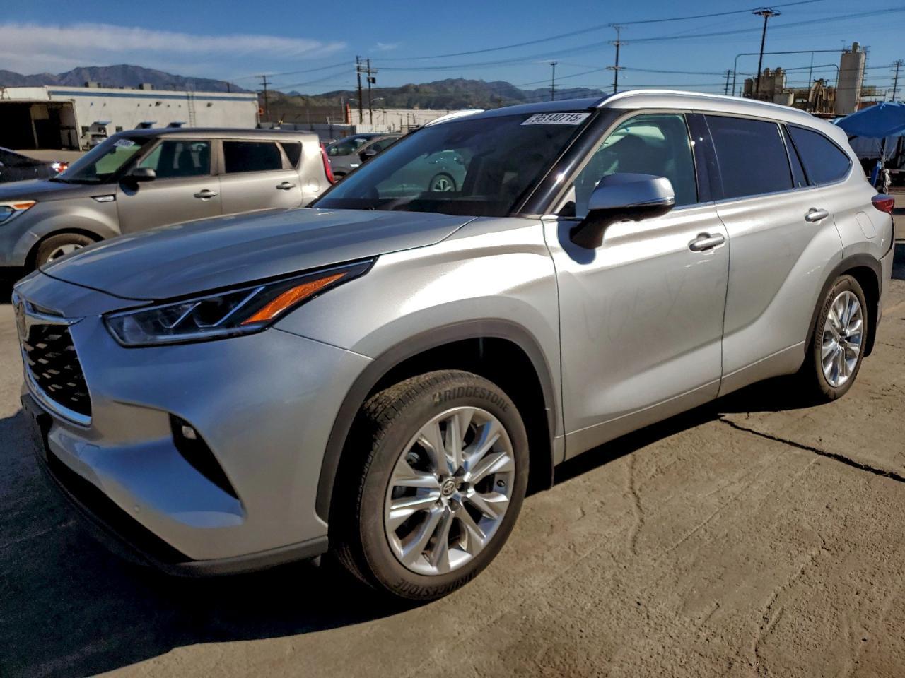 2023 TOYOTA HIGHLANDER
