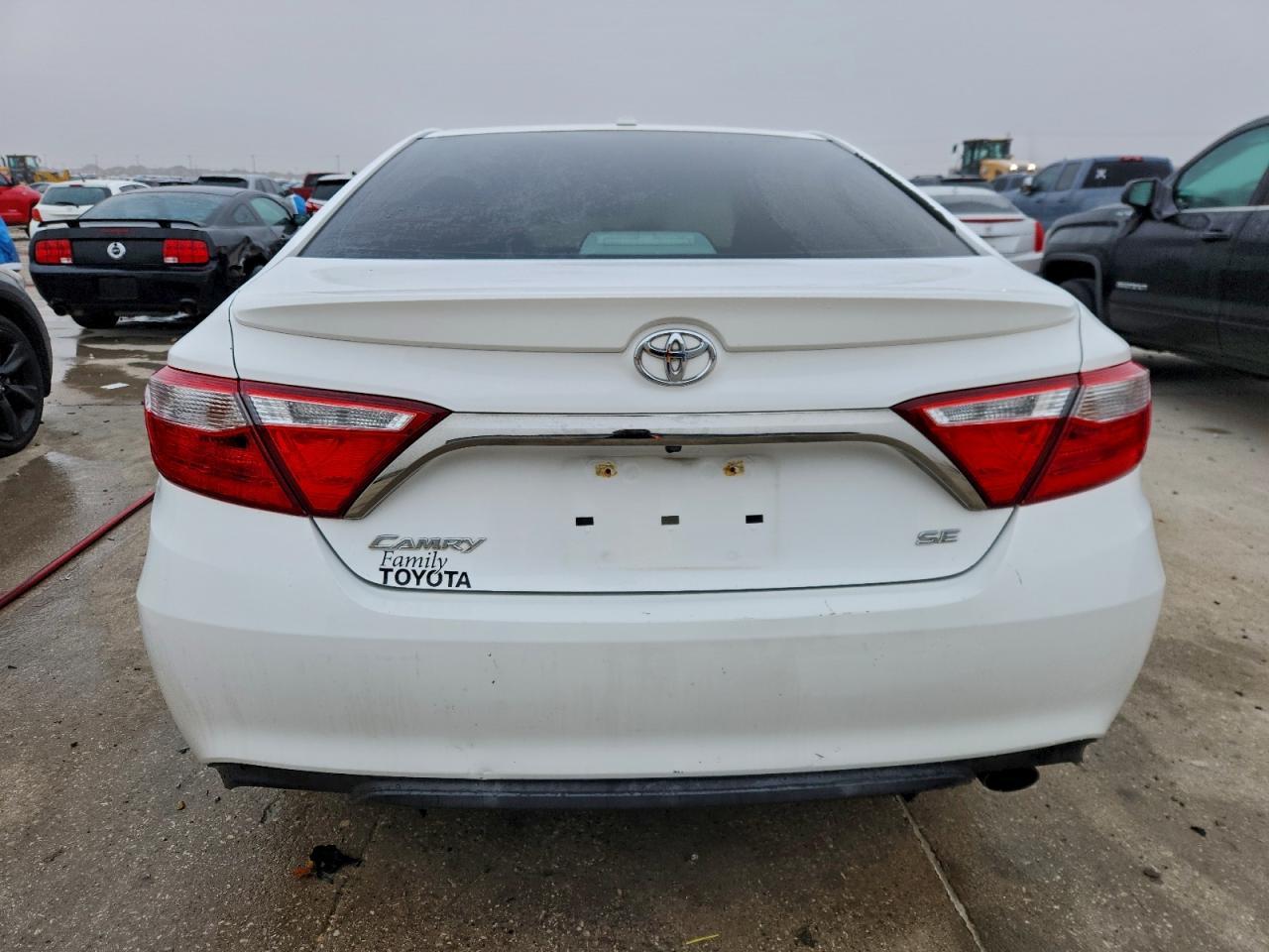 2015 TOYOTA CAMRY