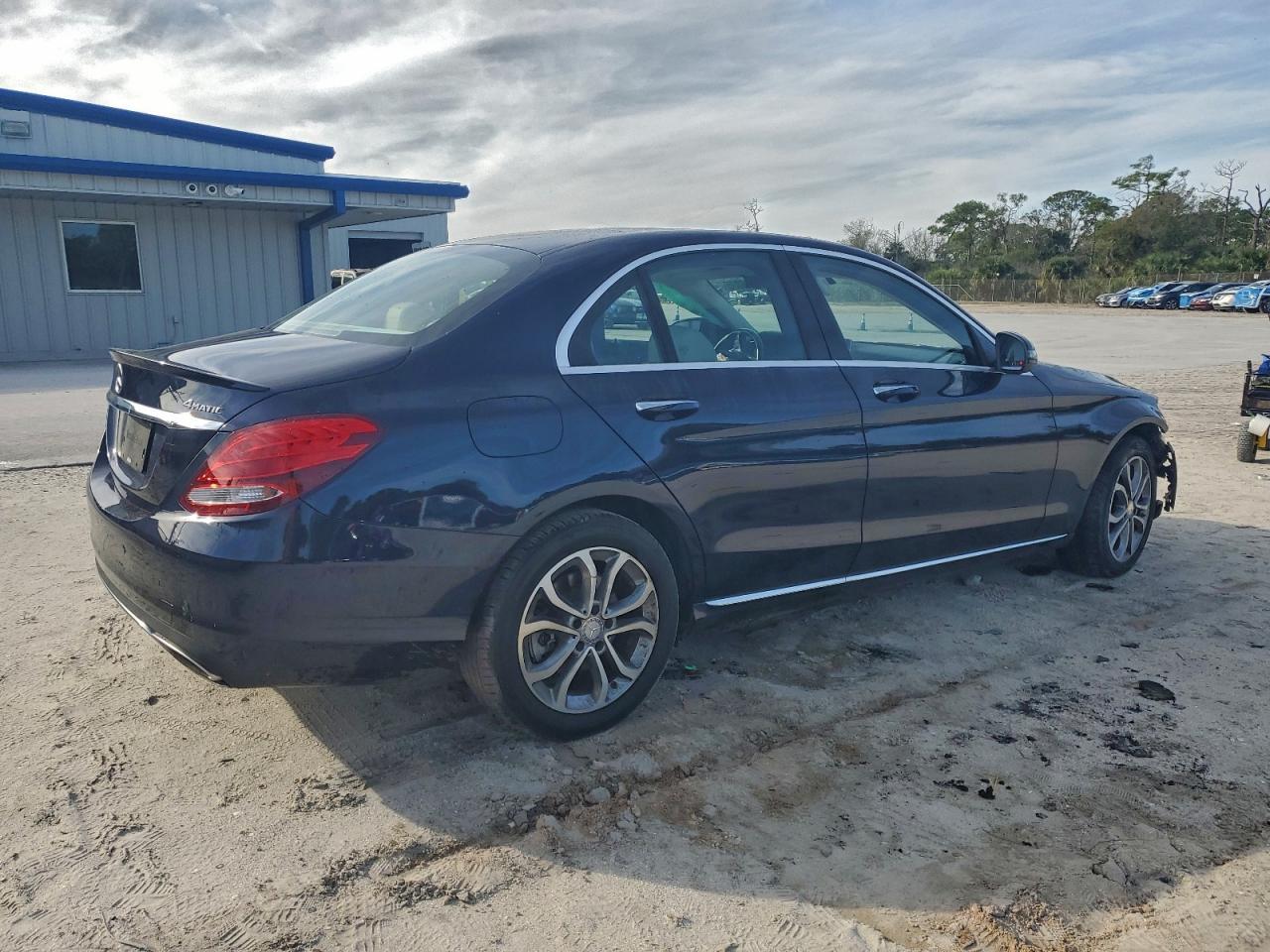 2016 MERCEDES-BENZ C-CLASS
