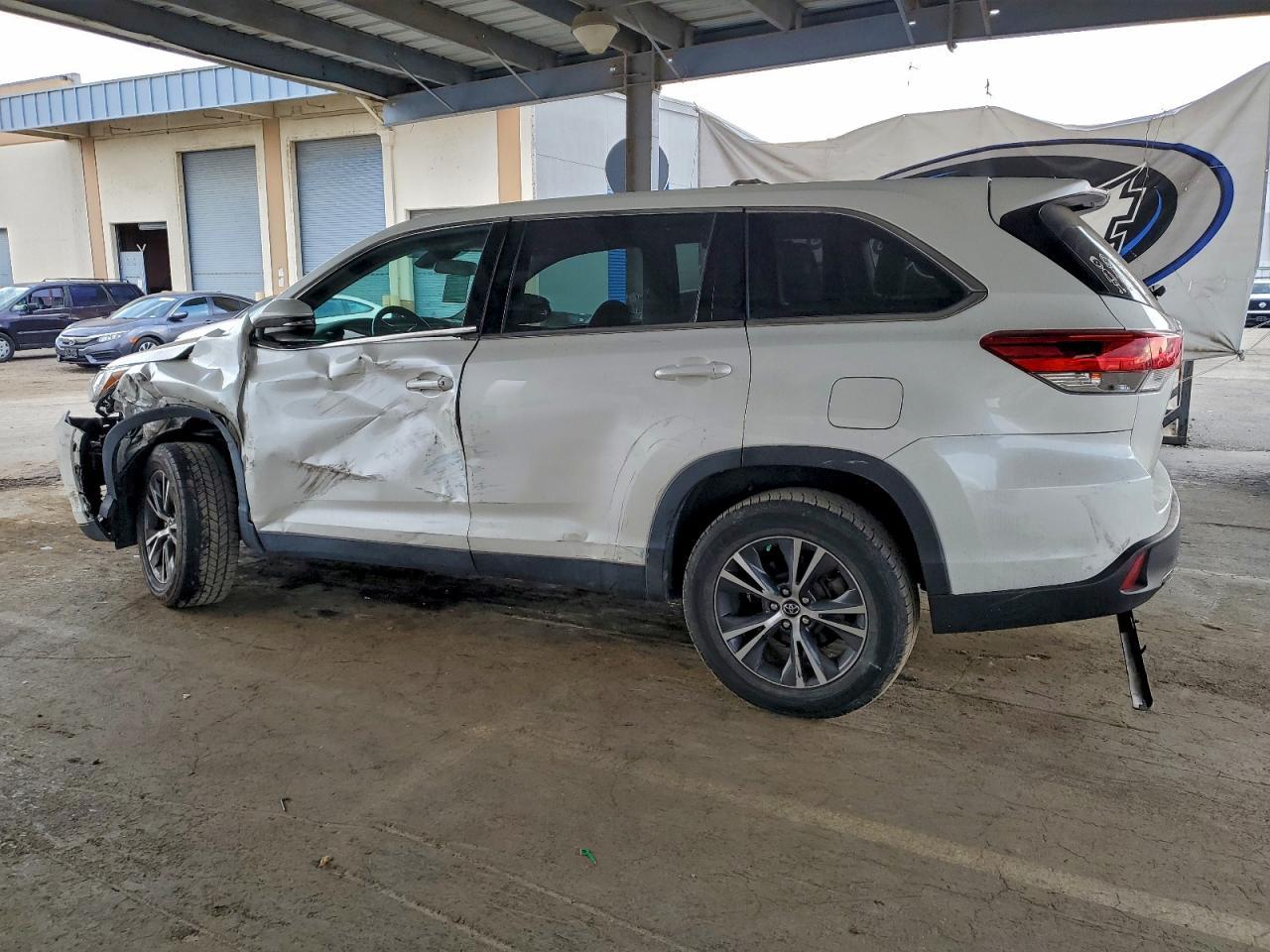 2019 TOYOTA HIGHLANDER