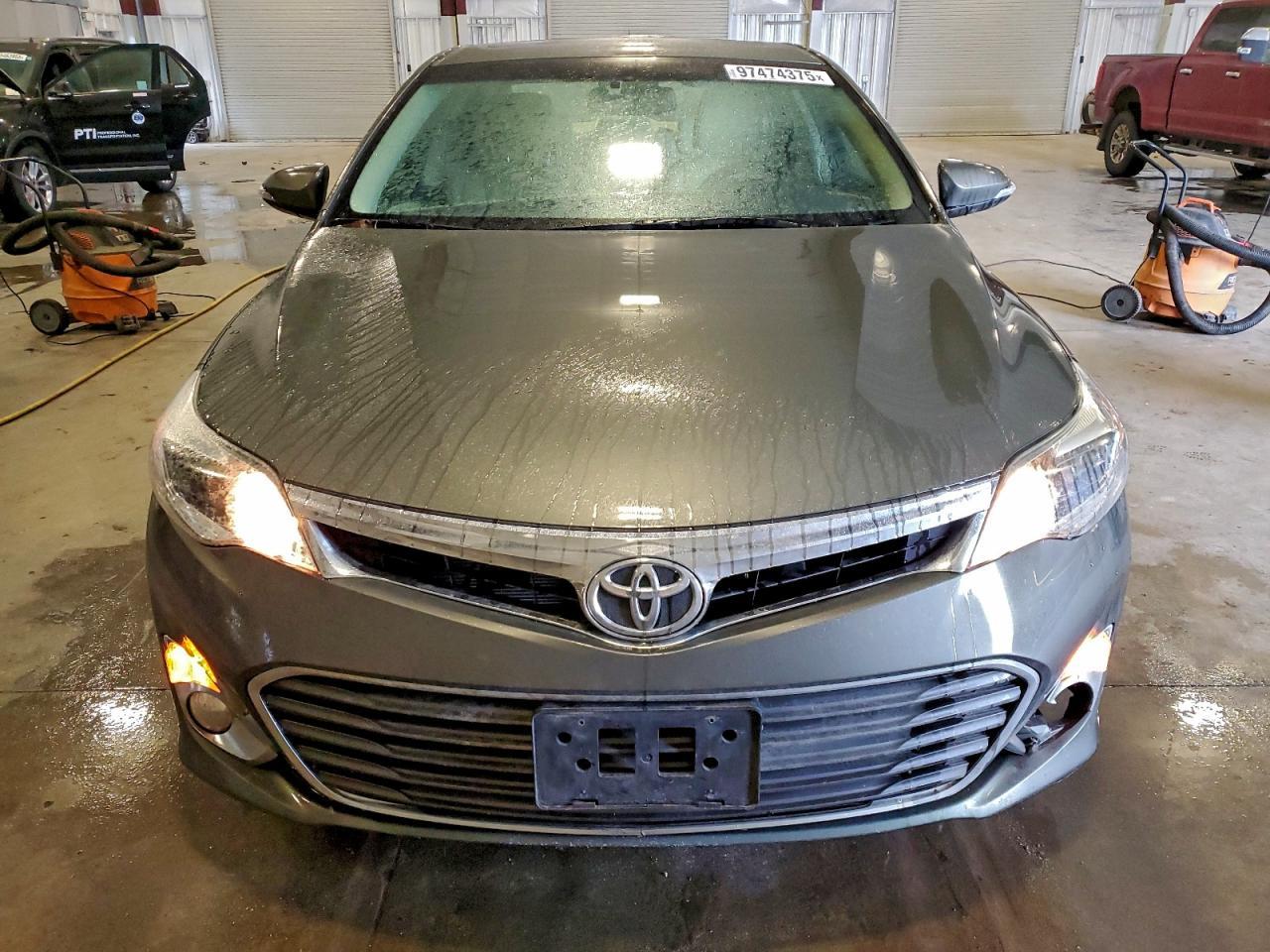 2013 TOYOTA Avalon