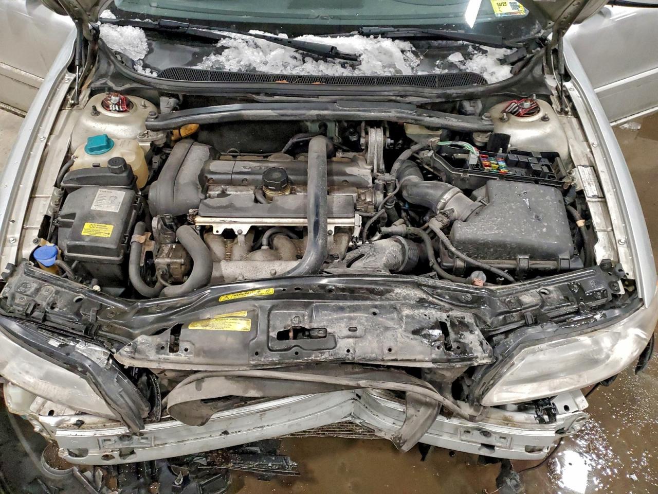 2005 VOLVO S60