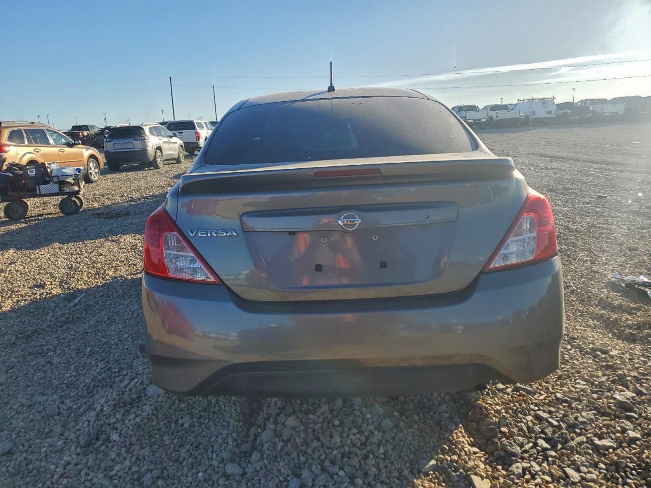2019 NISSAN VERSA