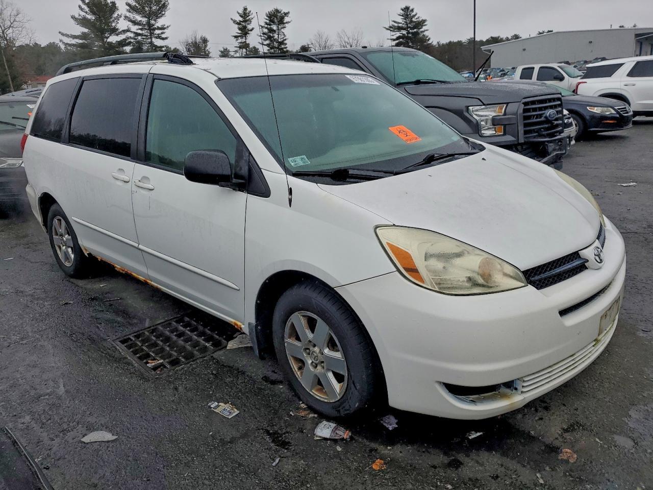 2004 TOYOTA SIENNA