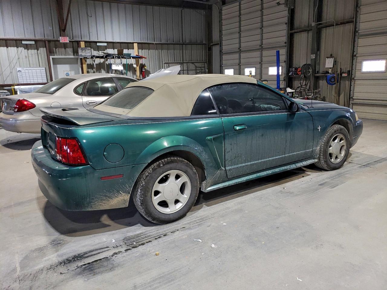 2000 FORD MUSTANG