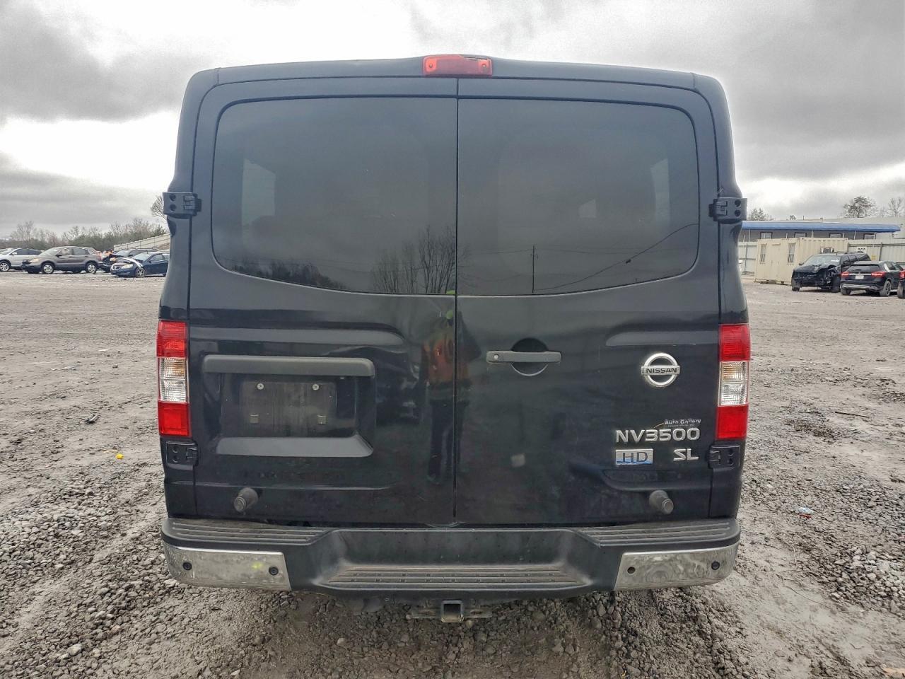 2013 NISSAN NV3500