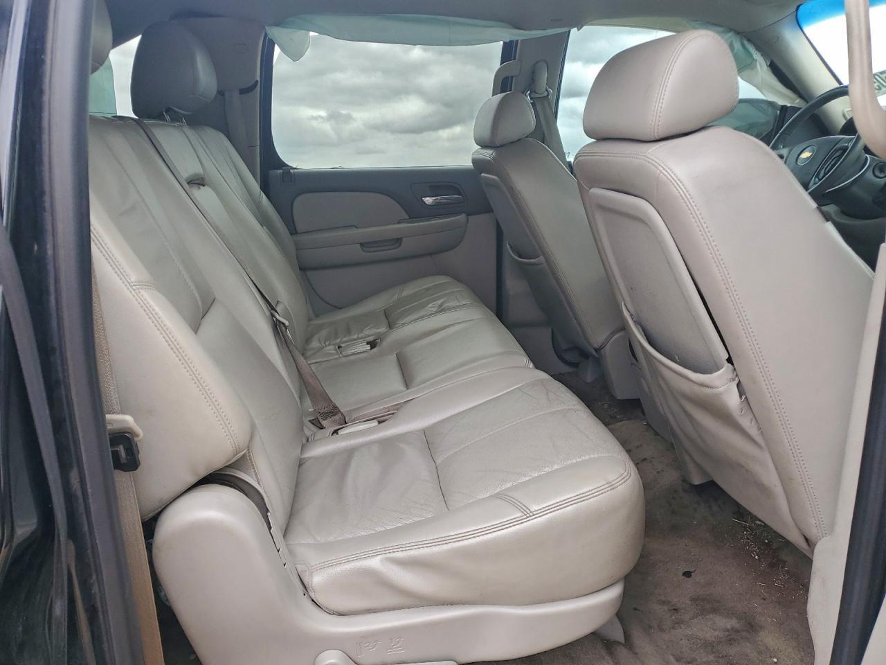 2011 CHEVROLET Suburban