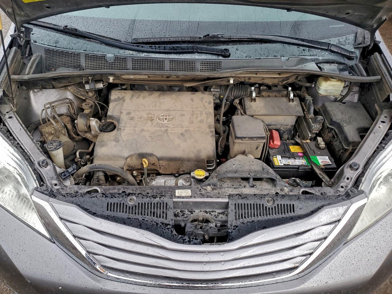 2015 TOYOTA SIENNA
