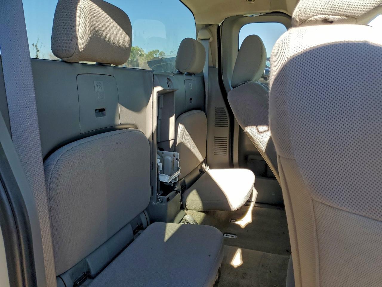 2017 NISSAN Frontier