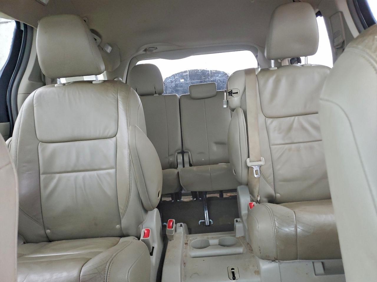 2015 TOYOTA SIENNA