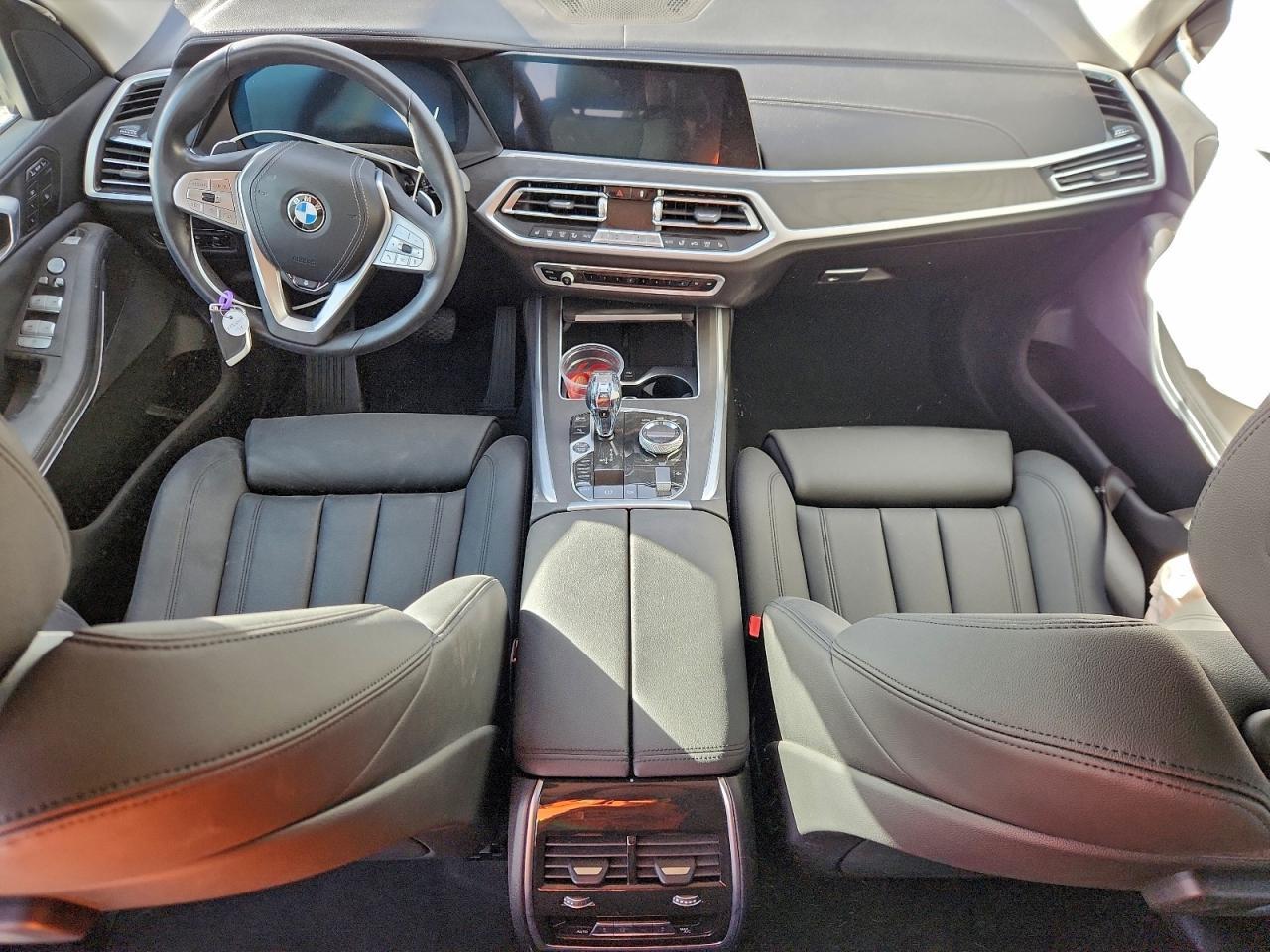 2022 BMW X7