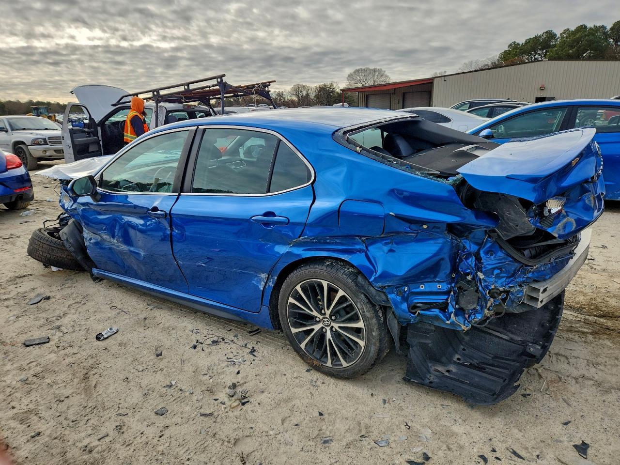 2018 TOYOTA CAMRY