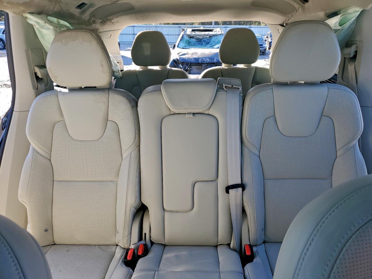 2017 VOLVO XC90