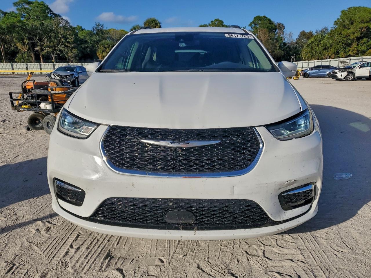 2022 CHRYSLER Pacifica