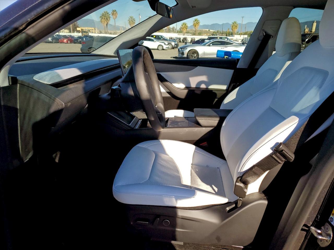 2026 TESLA MODEL Y