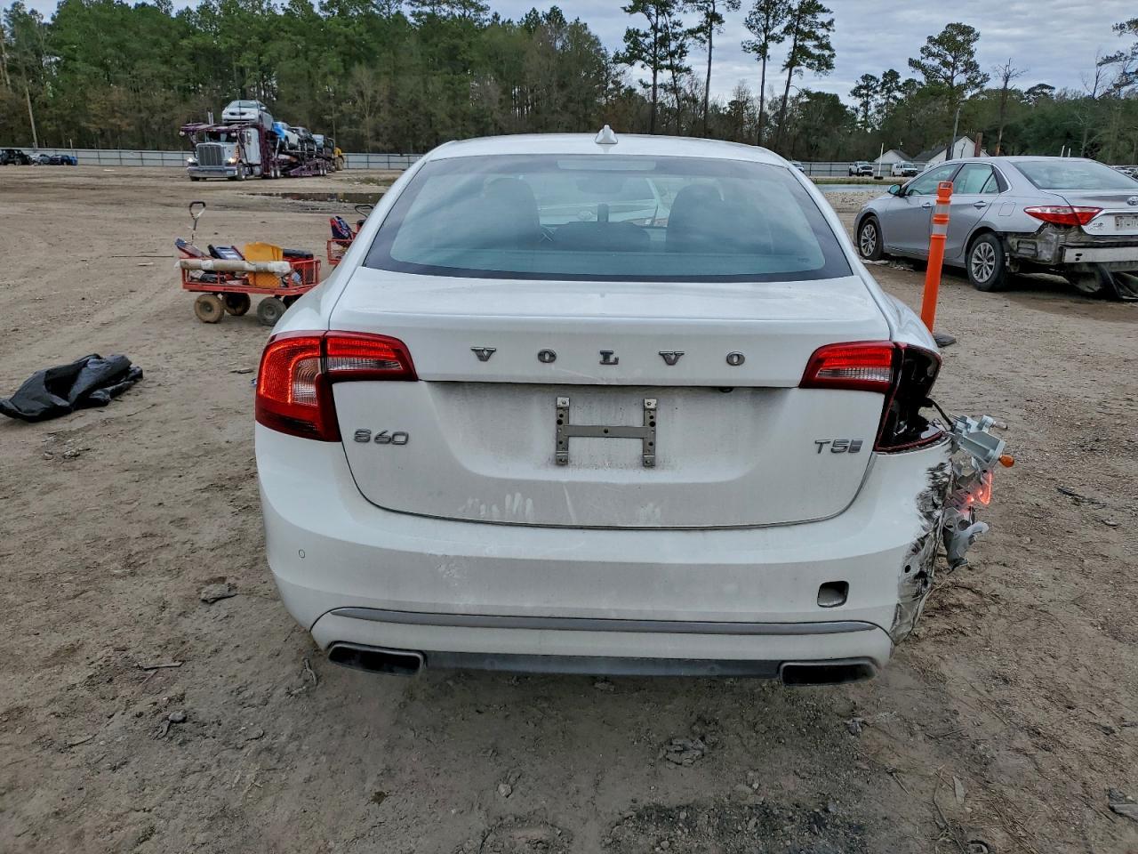 2016 VOLVO S60