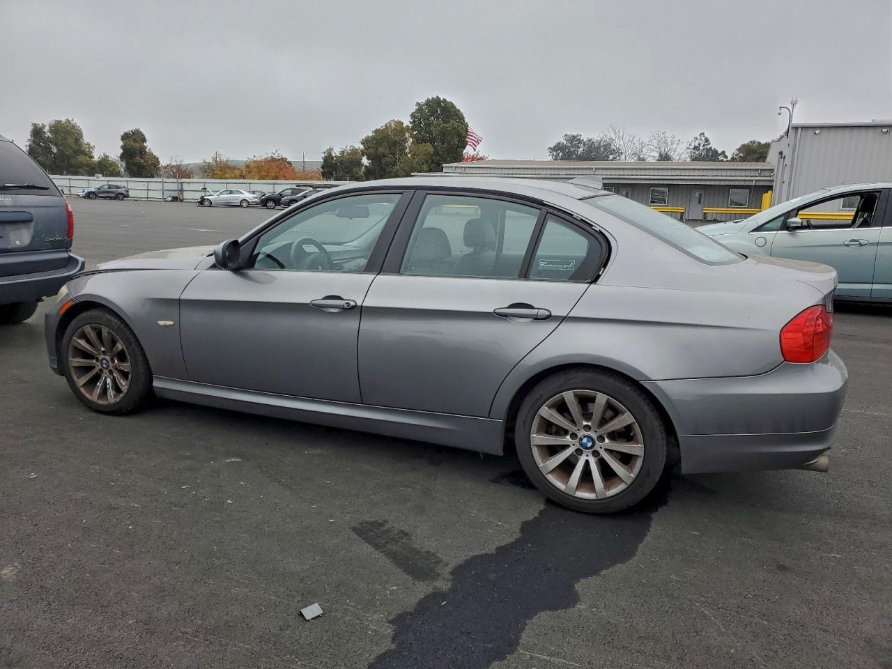 2011 BMW 3 SERIES
